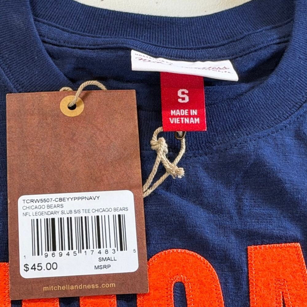Chicago Bears Mitchell & Ness NFL Legendary T-Shirt Small NWT - Picture 3 of 3